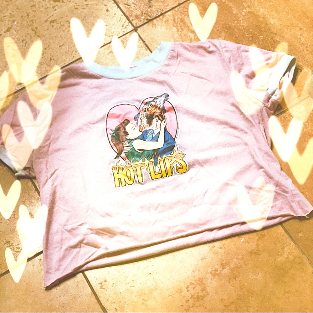 “Hot Lips” crop ringer tee